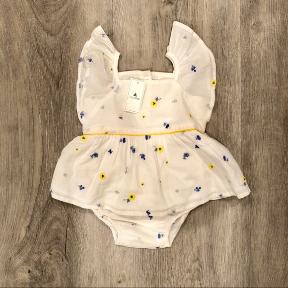 GAP Other - NWT Baby Gap 3-6 Month Floral Set